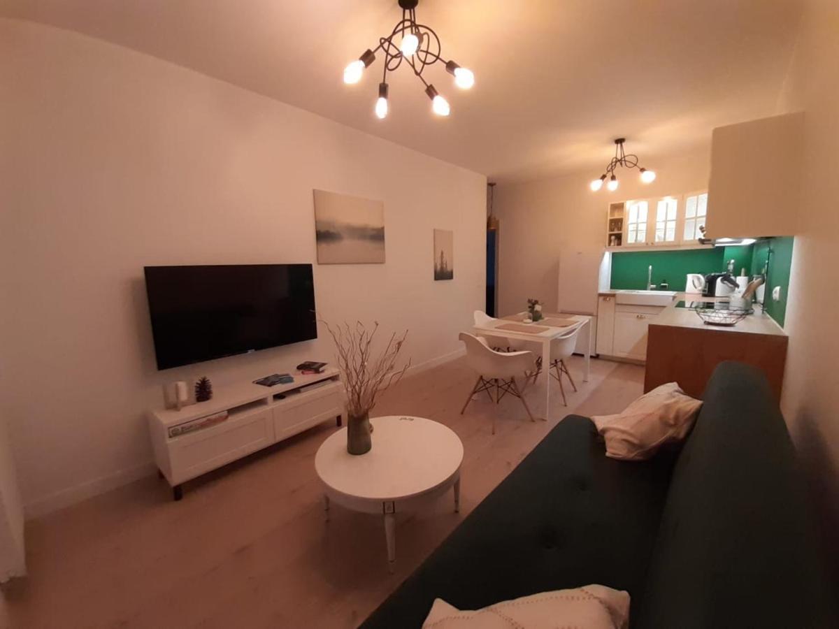 Komfortowy Apartament Przy Lesie 威赫罗伏 外观 照片